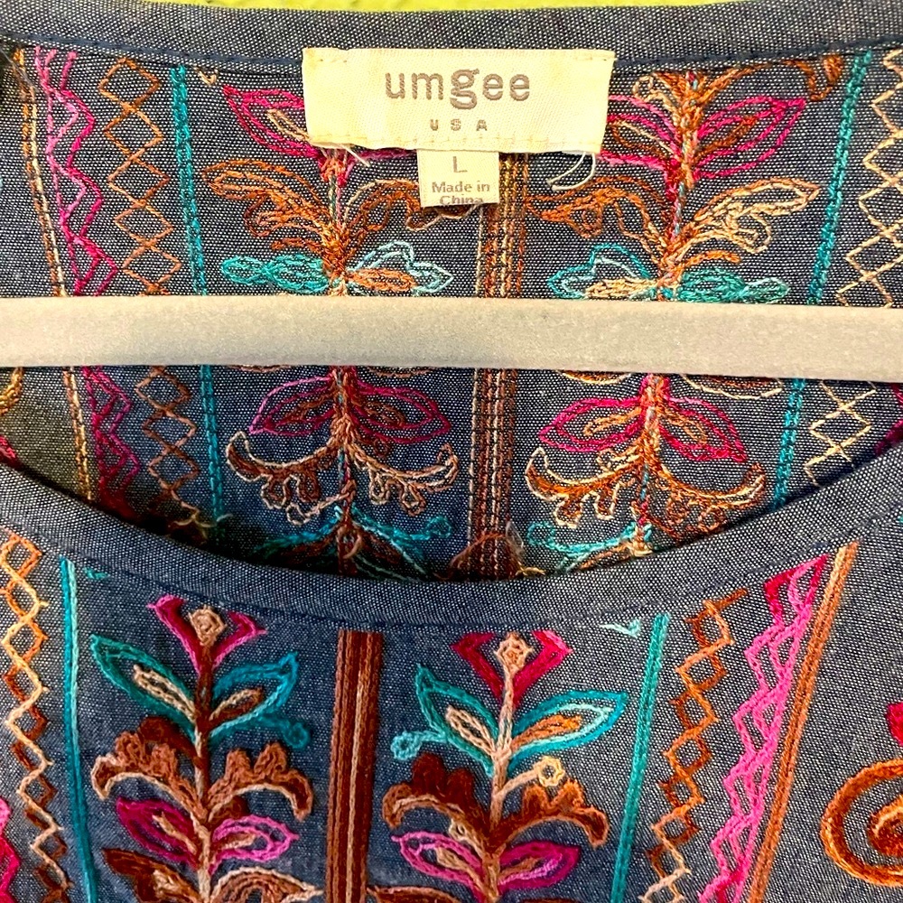 Umgee Multicolor Embroidered Blouse - Picture 4 of 6